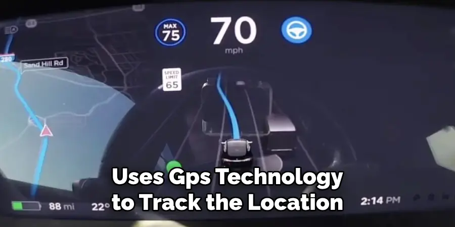 Uses Gps Technology to Track the Location