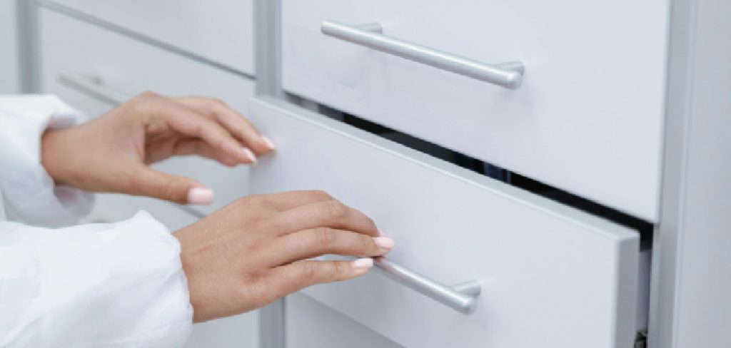 How to Lock a File Cabinet